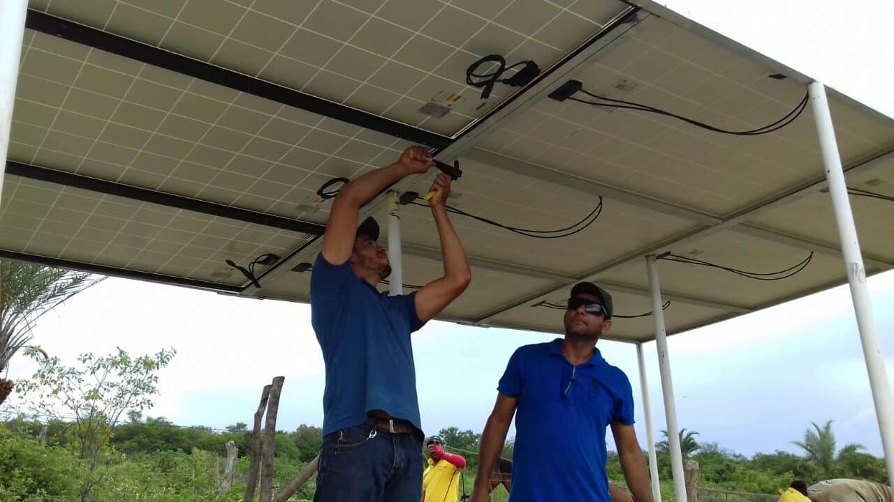 Energia Solar + Rede Elétrica (ou Gerador): Dá para usar os dois juntos na mesma bomba?