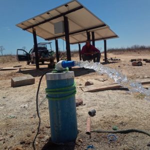 É possível ligar um motor monofásico em um inversor de frequência solar ou híbrido?